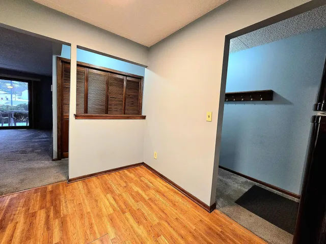 $165,000 | 2455 Londin Lane East, Unit 117, Maplewood, MN 55119