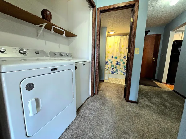 $159,900 | 2455 Londin Lane East, Unit 117, Maplewood, MN 55119