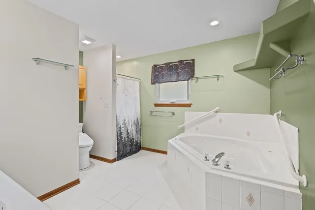 $425,000 | 601 Edgewater Drive, Minooka, IL 60447