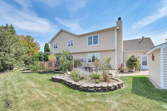 $425,000 | 601 Edgewater Drive, Minooka, IL 60447