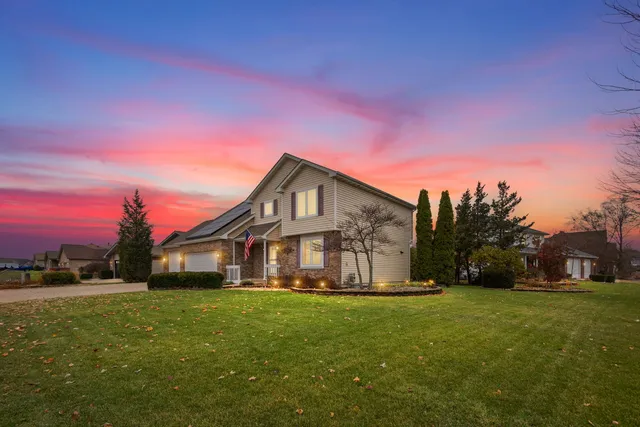 $425,000 | 601 Edgewater Drive, Minooka, IL 60447