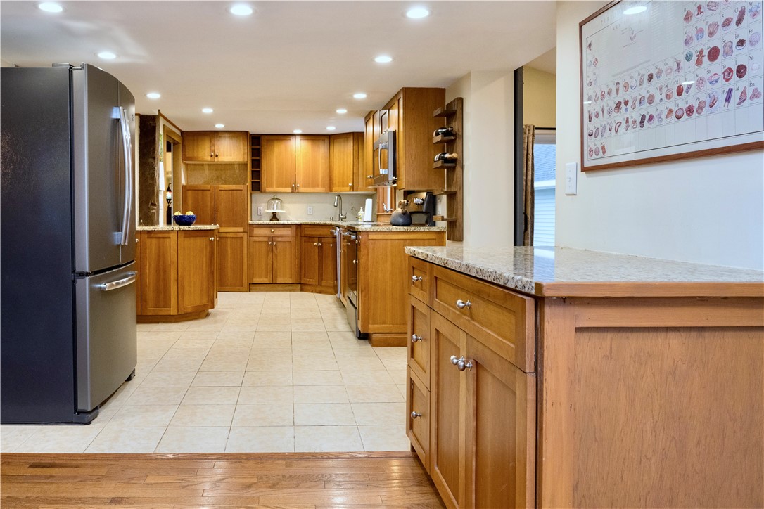 182 Hines Road Cumberland, RI 02864 - Photo 5 of 20