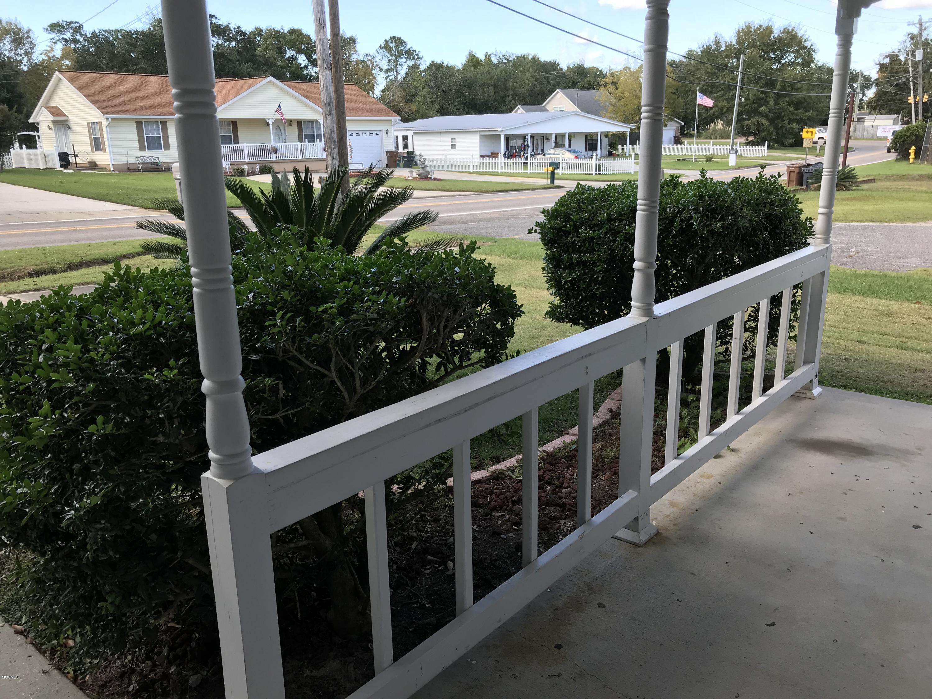 4404 Brodie Road D'Iberville, MS 39540 - Photo 4 of 16 front porch