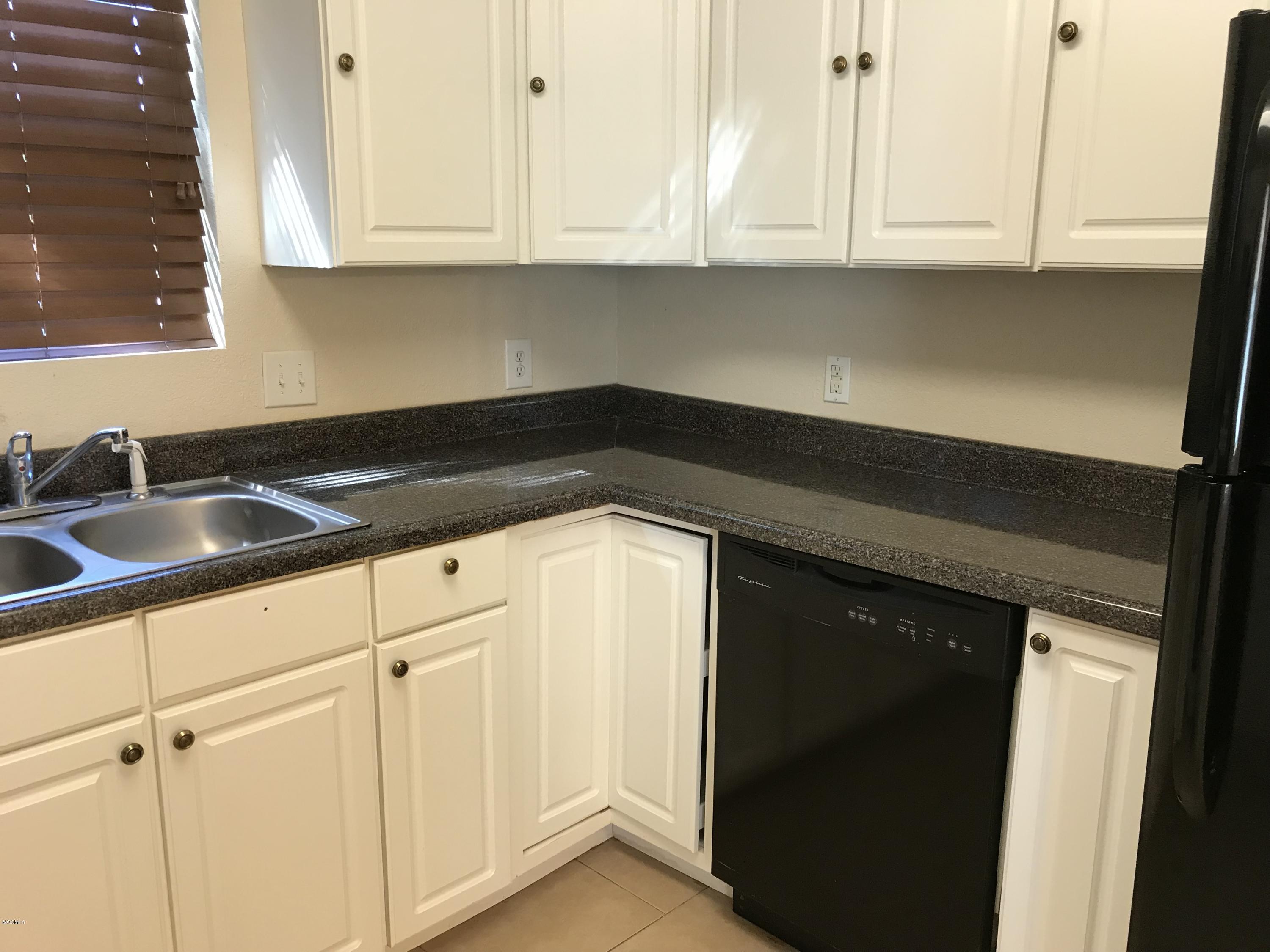 4404 Brodie Road D'Iberville, MS 39540 - Photo 7 of 16 granite
