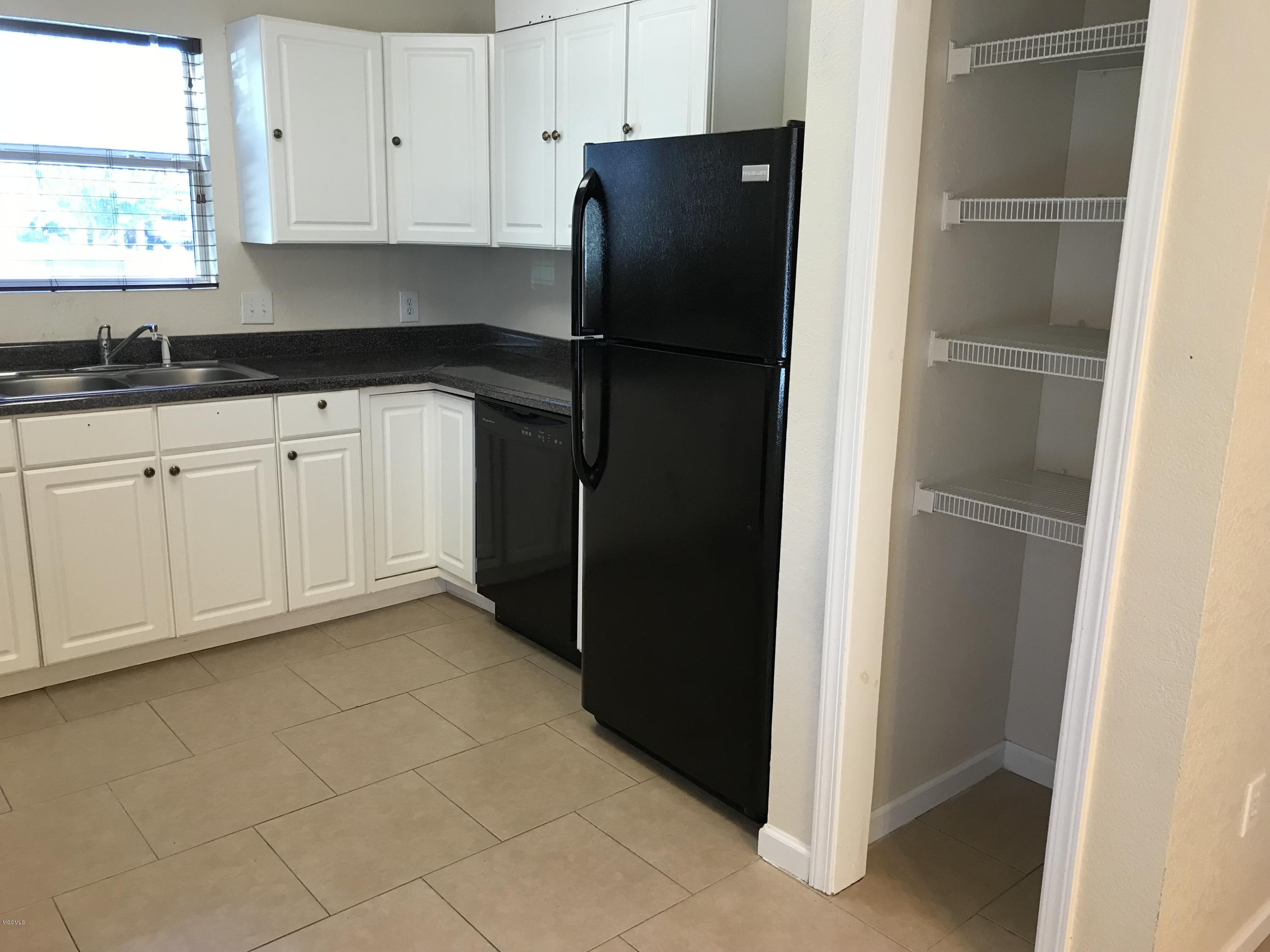 4404 Brodie Road D'Iberville, MS 39540 - Photo 8 of 16 refrigerator