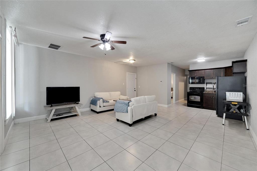 3651 Haines Road North St. Petersburg, FL 33704 - Photo 13 of 35