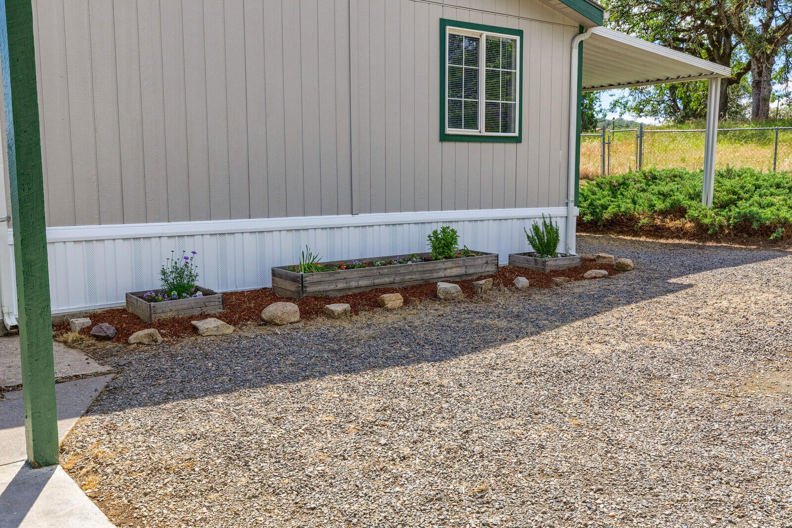8475 Blackwell Road Central Point, OR 97502 - Photo 10 of 38 43_BR_43_mls