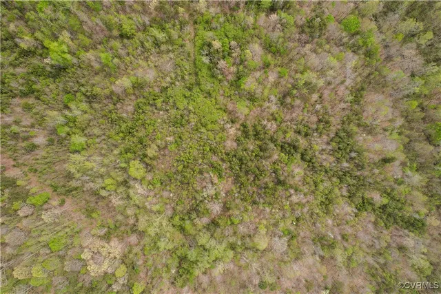 a view of a field with an outdoor space