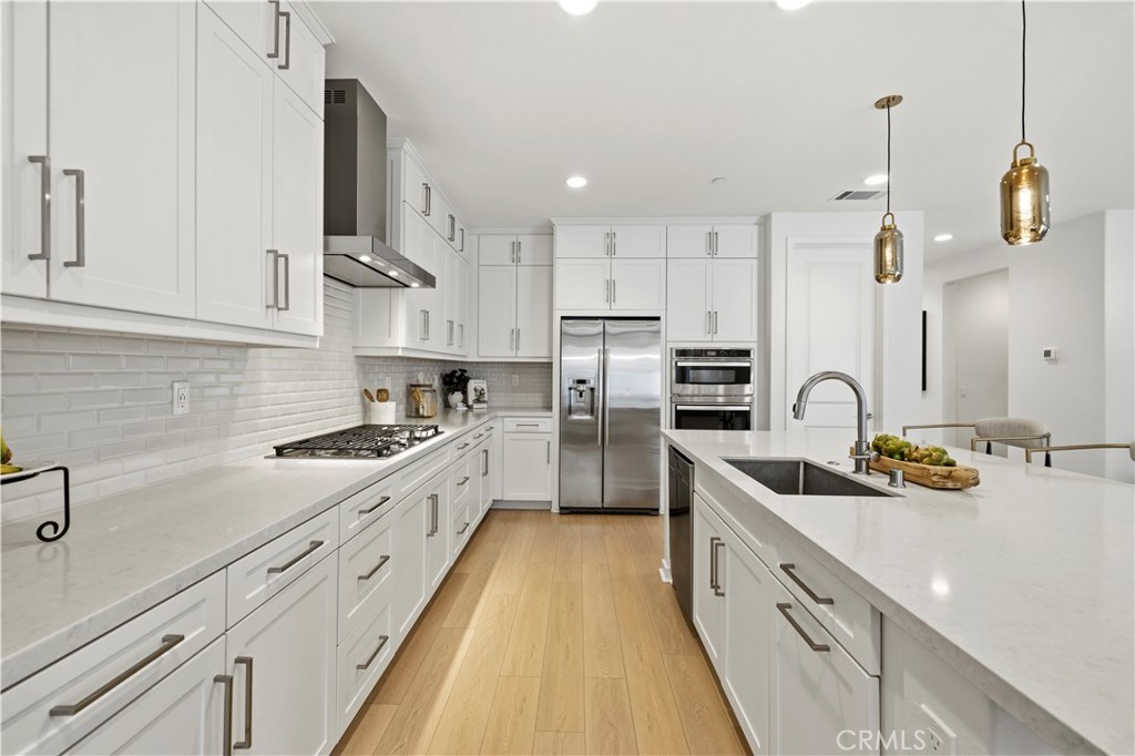18135 Tableau Way Saugus, CA 91350 - Photo 11 of 43 monogram appliances
