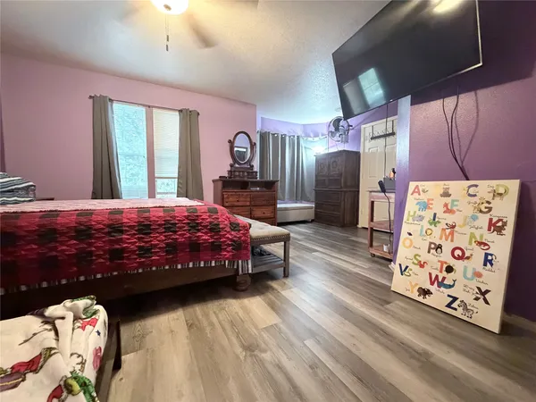a bed room with a bed
