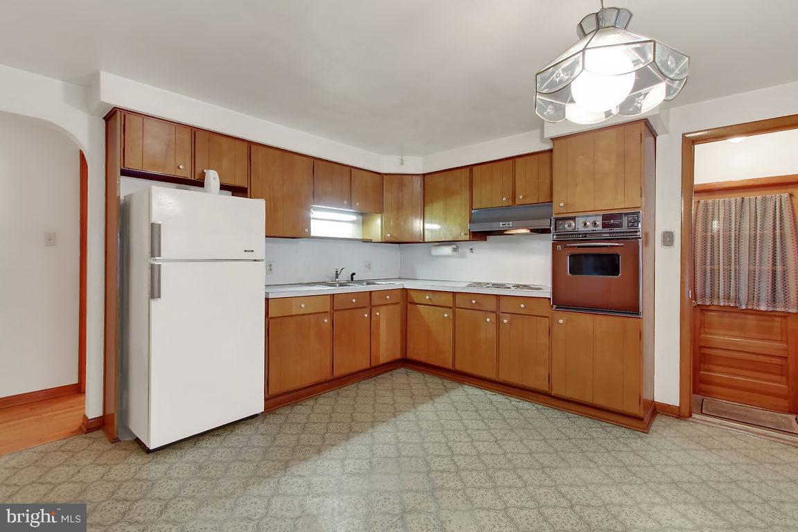 4089 Steltz Road New Freedom, PA 17349 - Photo 5 of 26 Country Kitchen