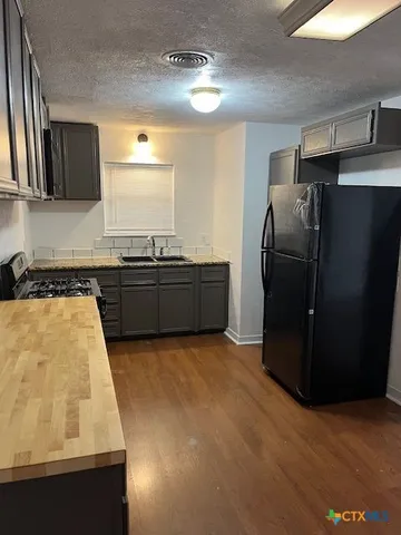 $1,050 | 208 East Voelter Avenue, Killeen, TX 76541