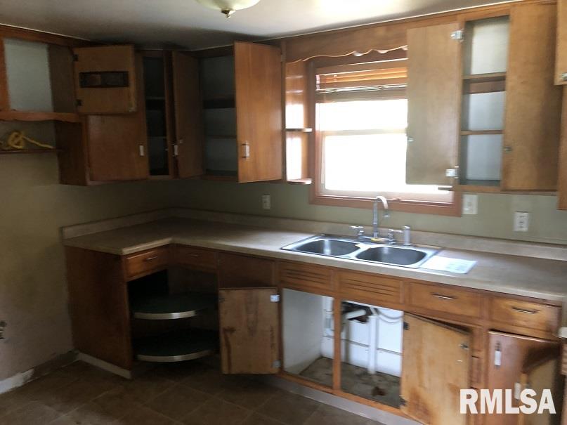515 14th Avenue Silvis, IL 61282 - Photo 5 of 9