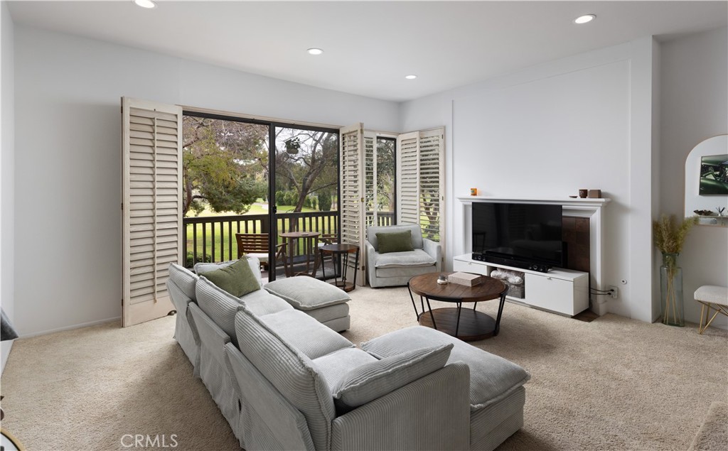 9 Flores Irvine, CA 92612 - Photo 7 of 31