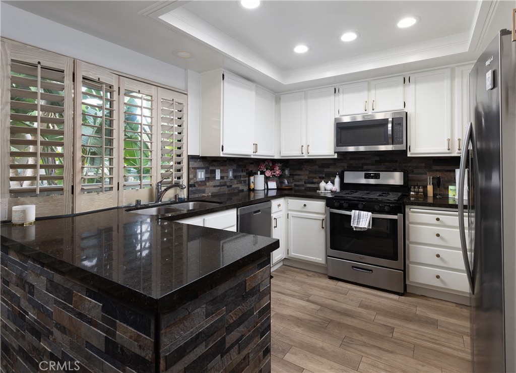 9 Flores Irvine, CA 92612 - Photo 9 of 31