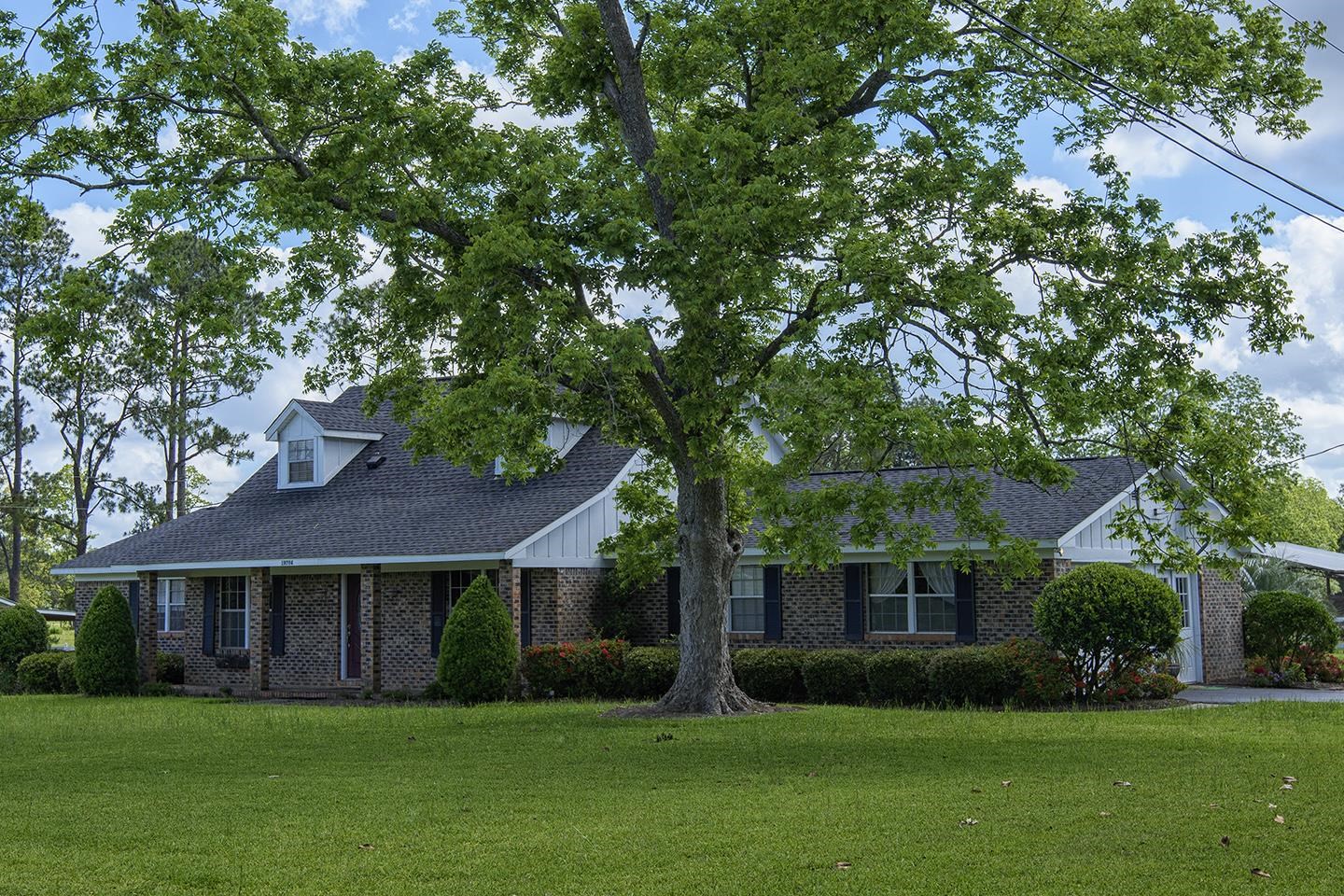 19794 Lawrence Road Fairhope, AL 36532 - Photo 2 of 48