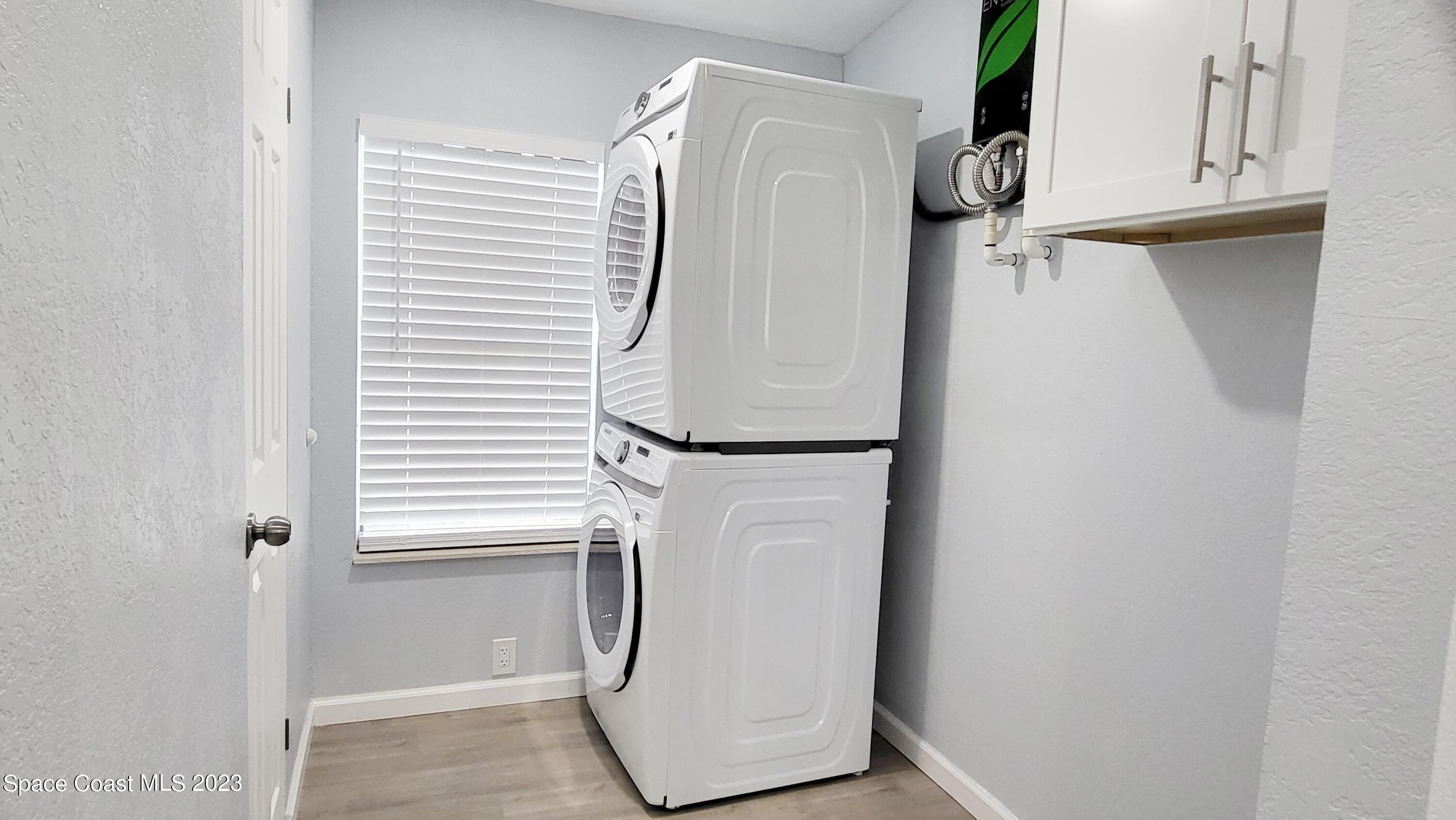 313 Kiwi Drive Sebastian, FL 32976 - Photo 26 of 31 Washer/Dryer