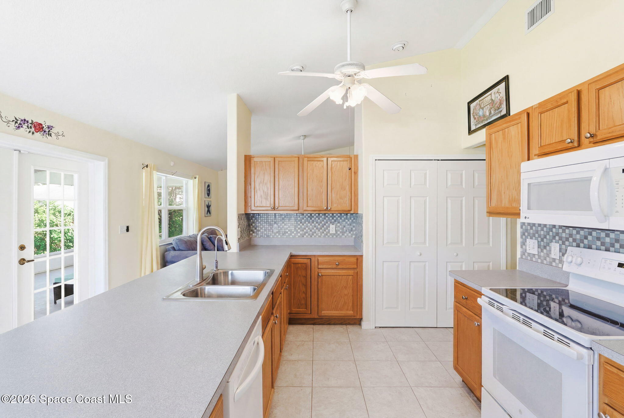 9931 Oak Street Sebastian, FL 32976 - Photo 7 of 41 27-web-or-mls-Little_Hollywood_017