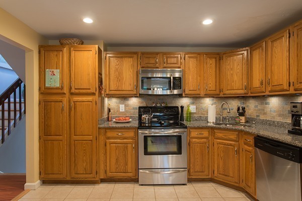311 Ridgefield Circle, Unit D Clinton, MA 01510 - Photo 5 of 19 Gallery Image 5