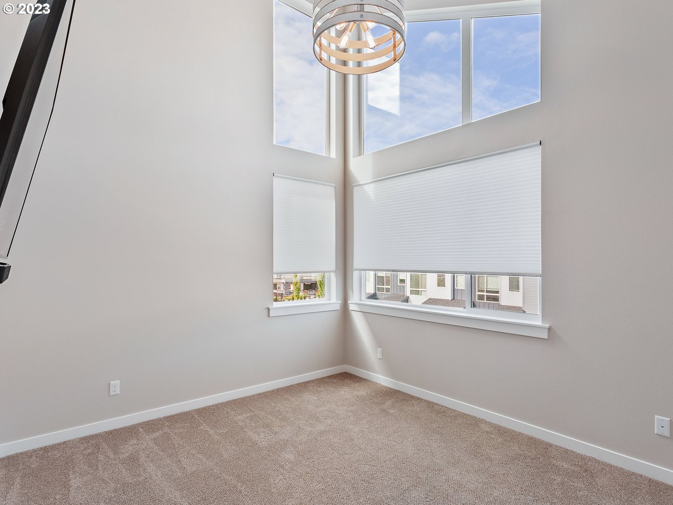 17100 Southwest Albatross Lane Beaverton, OR 97007 - Photo 36 of 48 a view of empty room with window