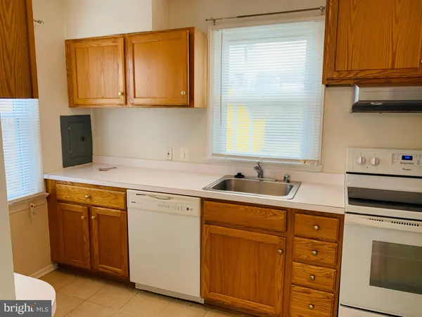 $2,400 | 603 Pinewood Road, Rockville, MD 20850