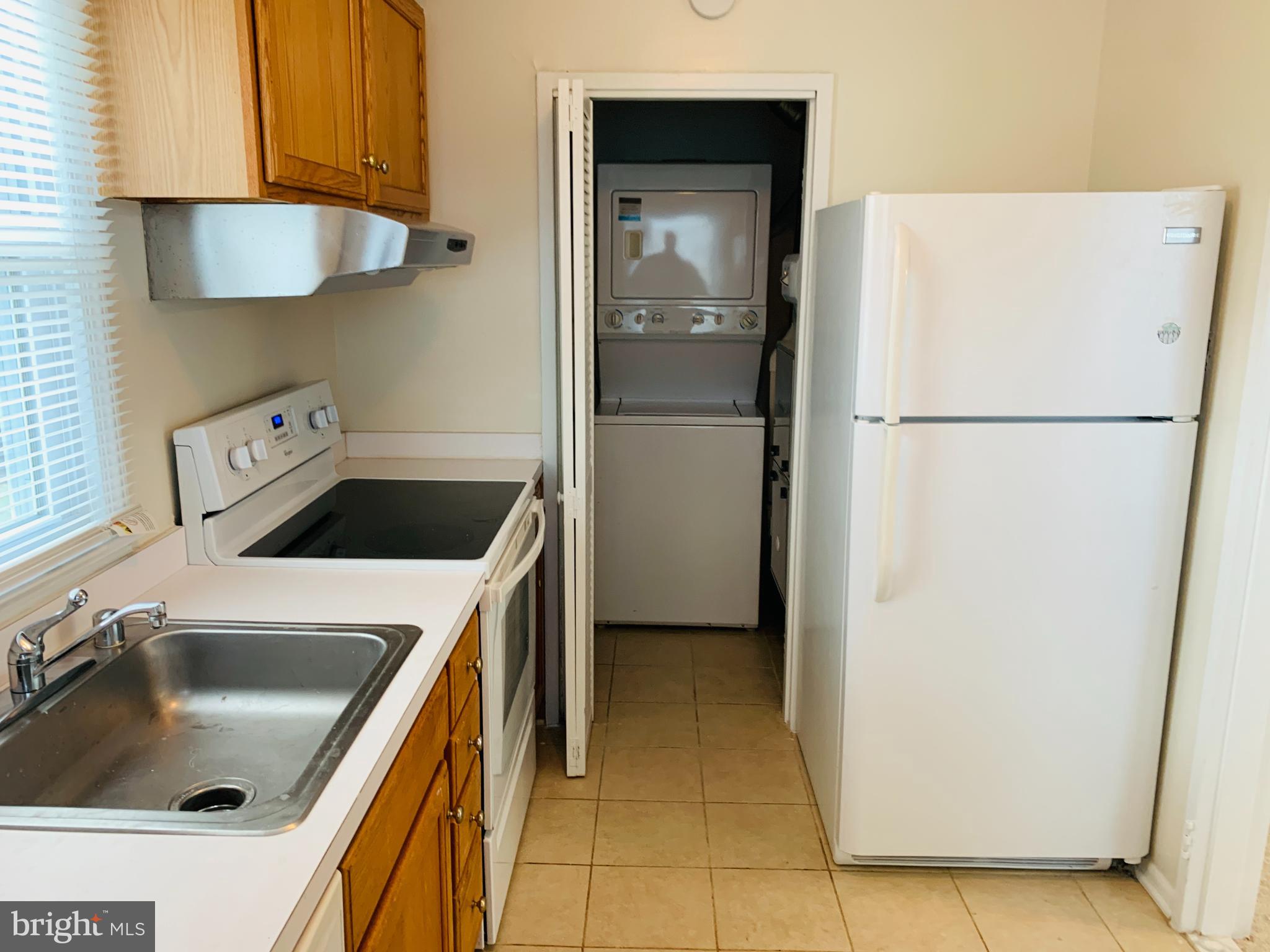 603 Pinewood Road Rockville, MD 20850 - Photo 5 of 12 Kitchen