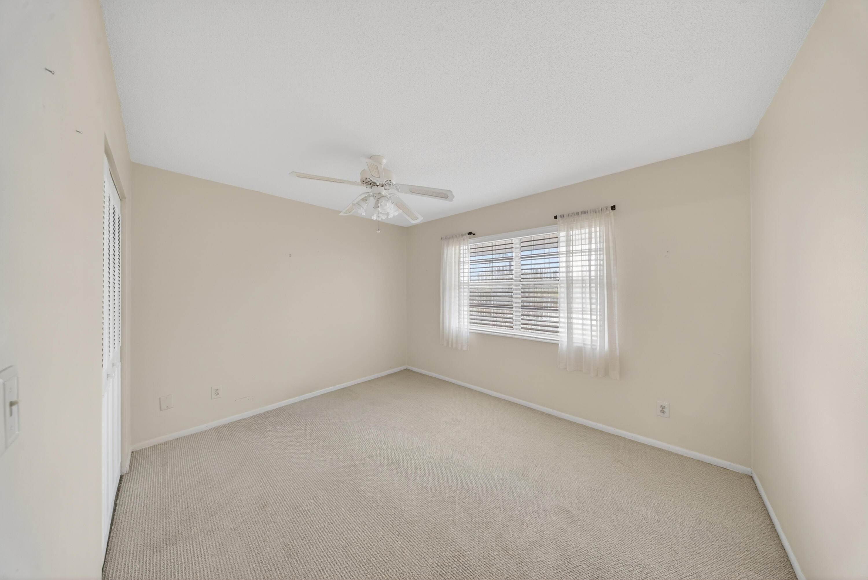 2929 Southeast Ocean Boulevard, Unit 1039 Stuart, FL 34996 - Photo 15 of 29 DSC08978