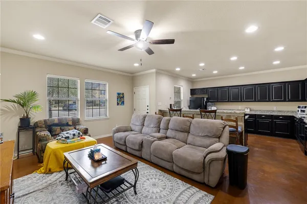 $695 | 2902 Old Ironsides Drive, College Station, TX 77845