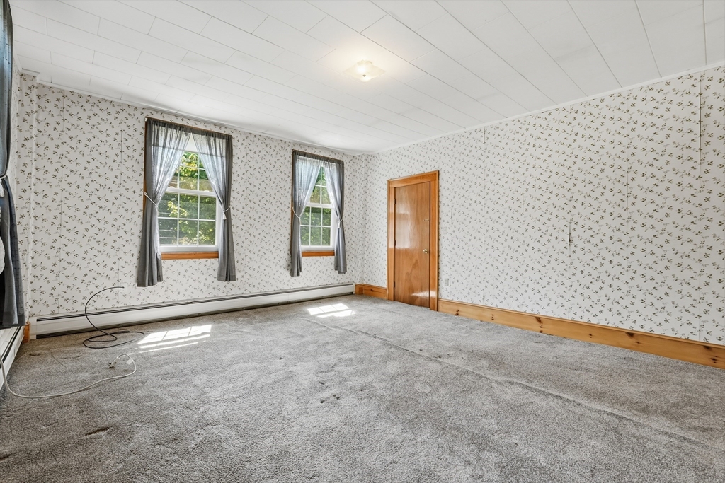 15 Main Street Hatfield, MA 01038 - Photo 18 of 42 an empty room with windows