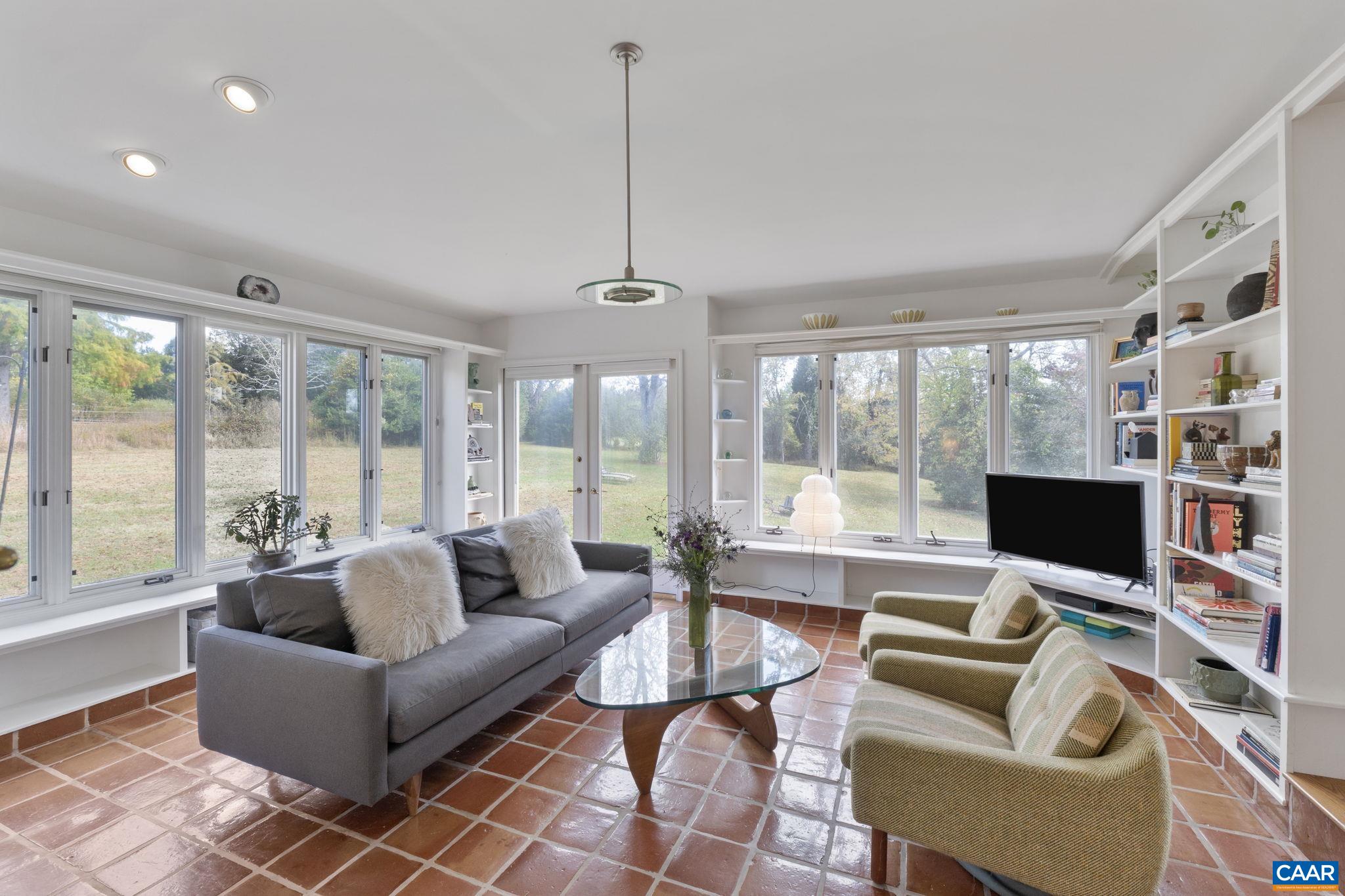 2110 Devonshire Road Charlottesville, VA 22901 - Photo 4 of 32 Gallery Image 4