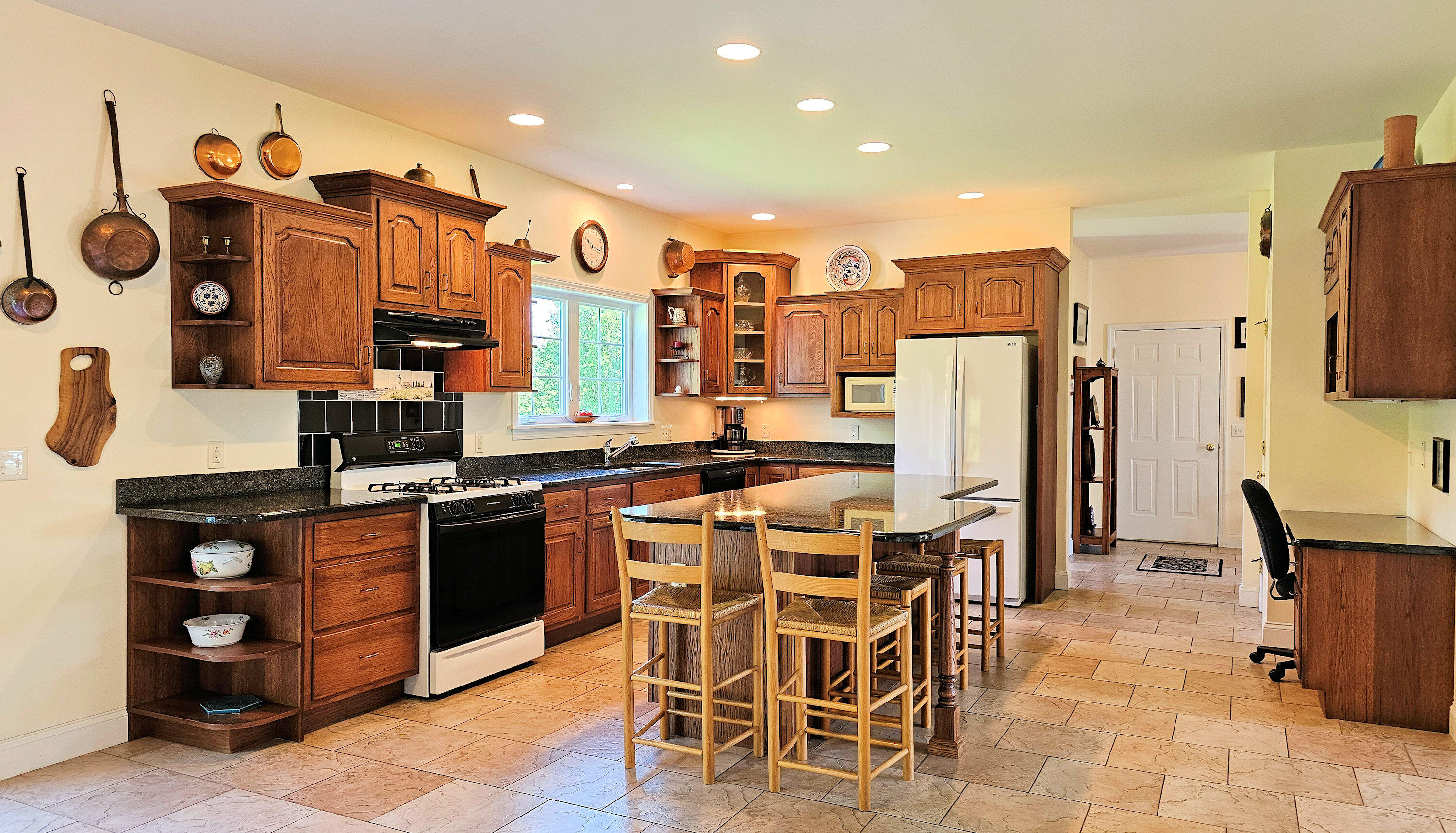 82 Chestnut Trail Bangor, ME 04401 - Photo 12 of 57 Kitchen