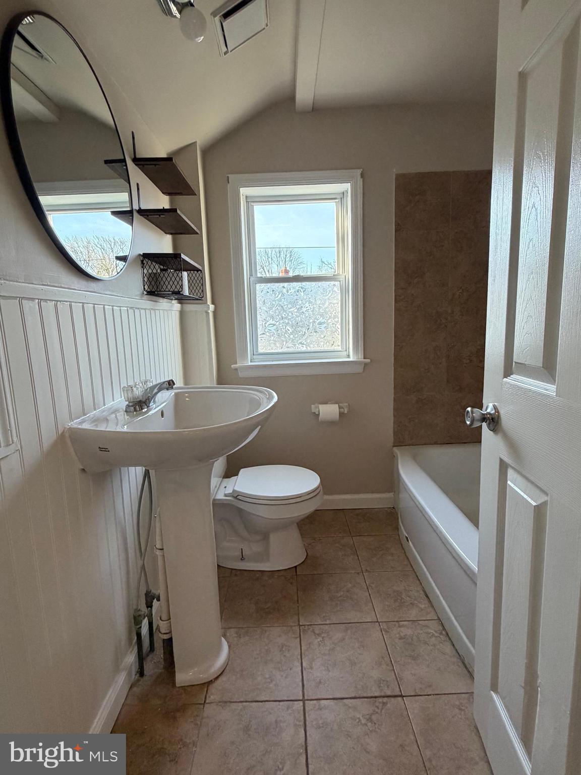 877 Quaint Street Secane, PA 19018 - Photo 21 of 35 Bathroom