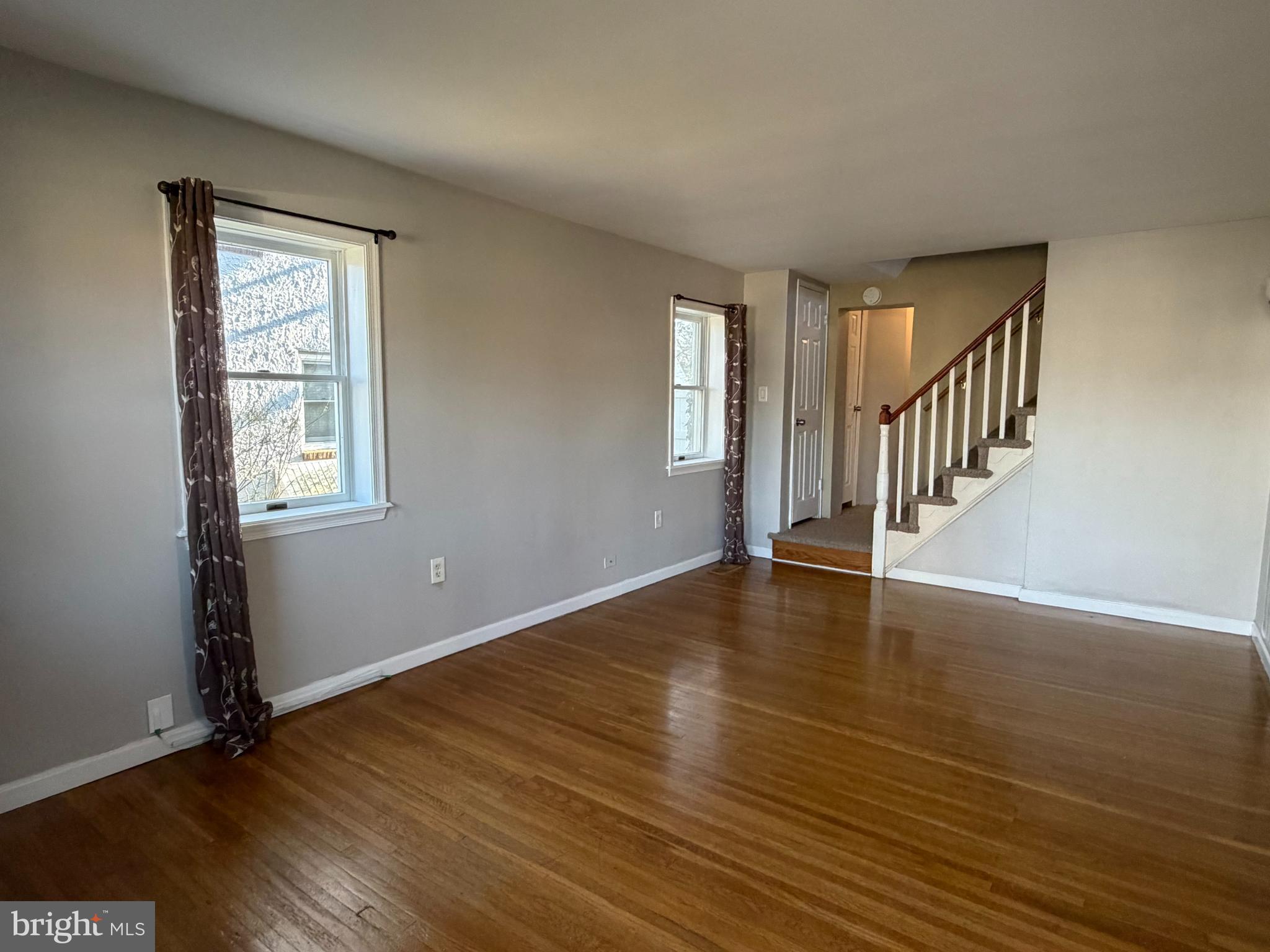 877 Quaint Street Secane, PA 19018 - Photo 8 of 35 Living Room/ Hardwood Floors