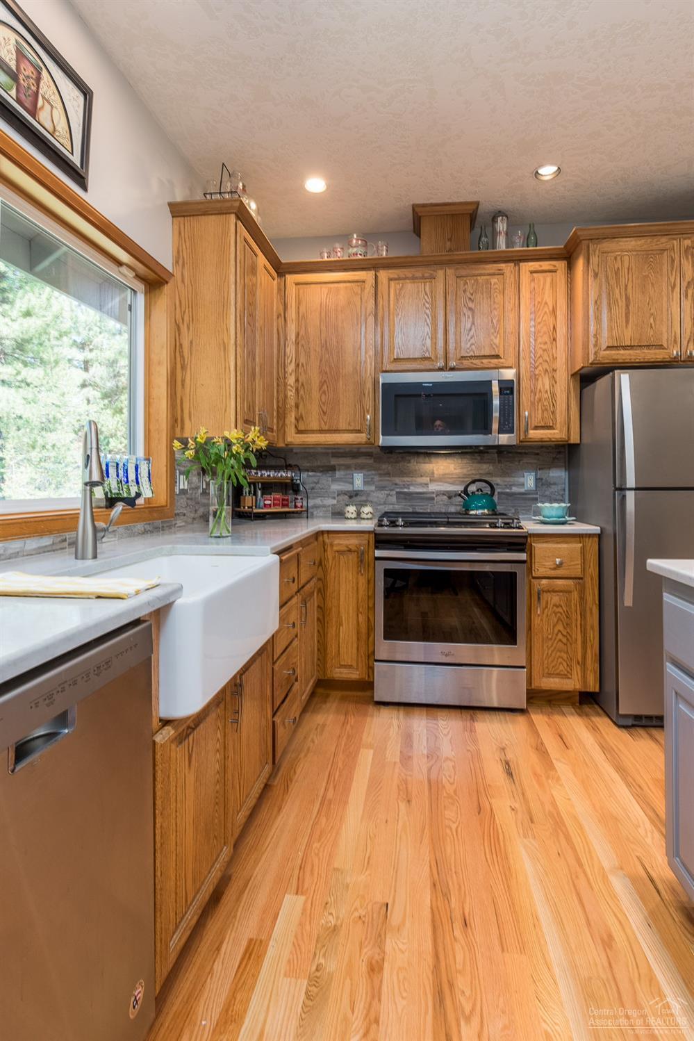 16935 Covina Road Bend, OR 97707 - Photo 4 of 24 Indulge the chef, and make daily life ef