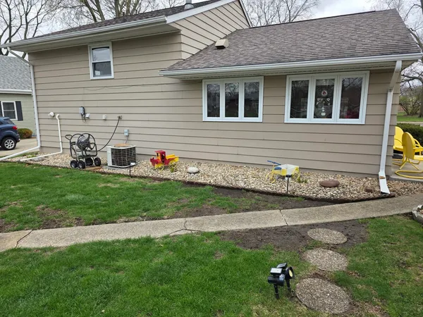 $154,900 | 610 10th Avenue, Rock Falls, IL 61071