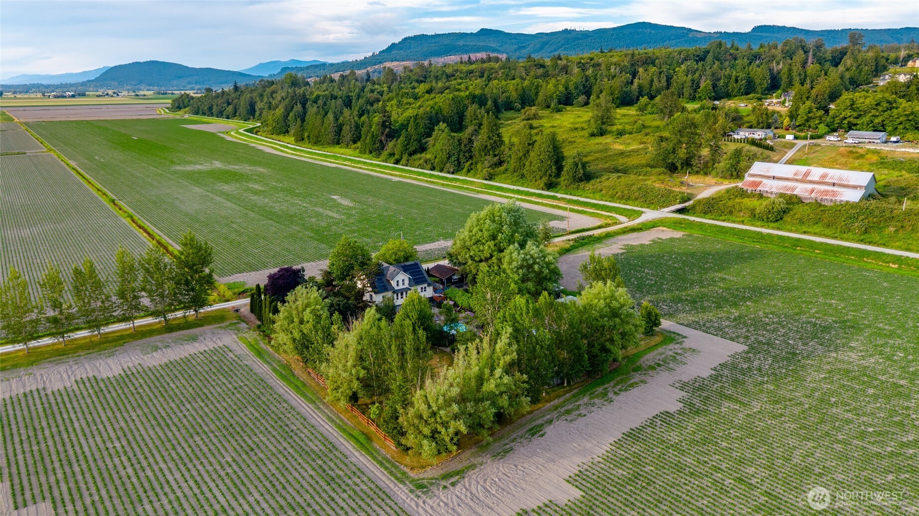 21895 Cedardale Road Mount Vernon, WA 98274 - Photo 3 of 40