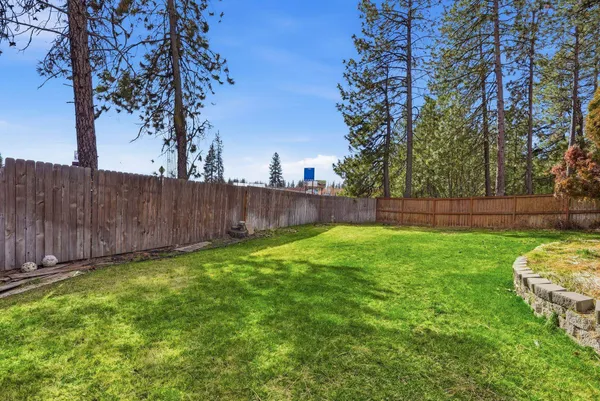 $399,900 | 1122 East Bedivere Drive, Spokane, WA 99218