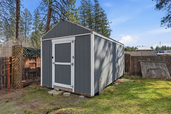 $399,900 | 1122 East Bedivere Drive, Spokane, WA 99218