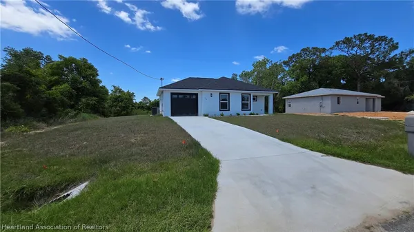 $1,750 | 339 East Waterway Avenue Northwest, Lake Placid, FL 33852