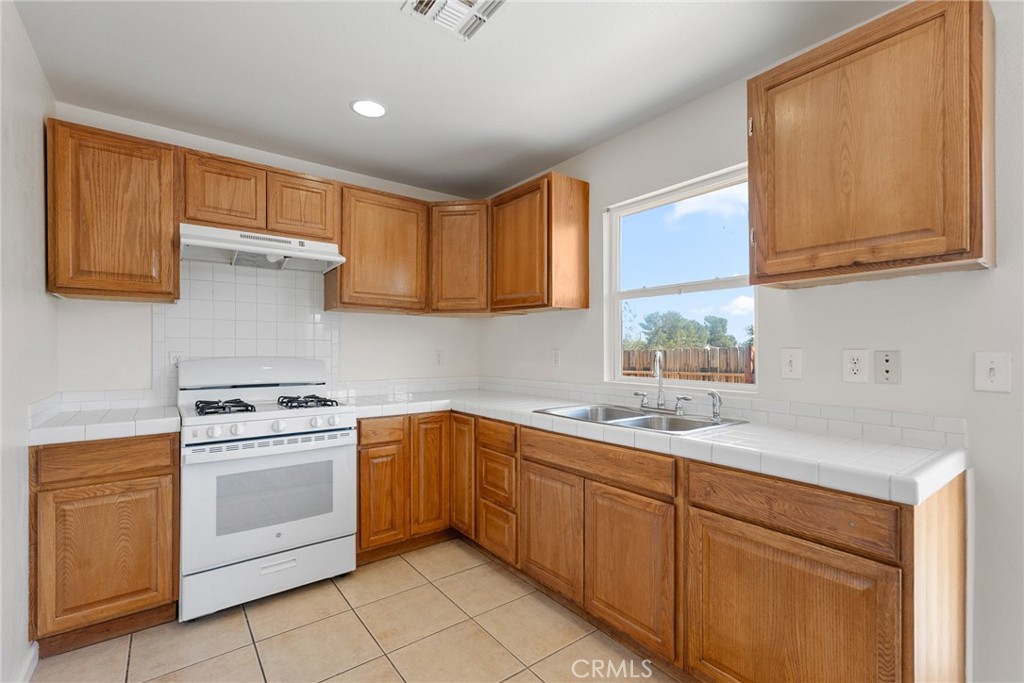 61859 Desert Air Road Joshua Tree, CA 92252 - Photo 12 of 29 Unit A