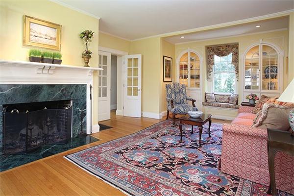 15 Lee Road Newton, MA 02467 - Photo 3 of 9