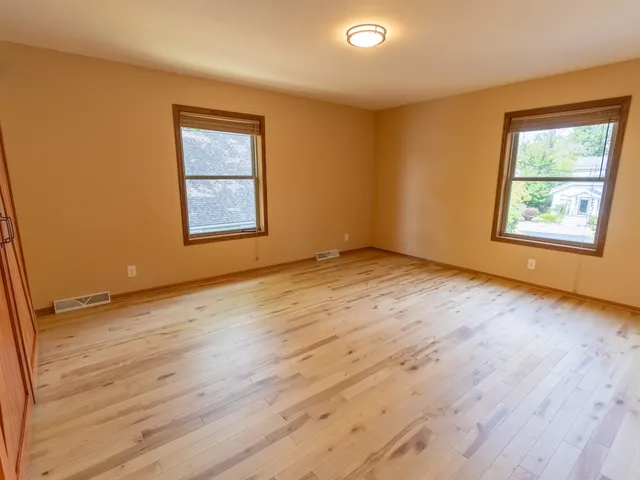 $699,000 | 34386 Lakeside Drive, Grayslake, IL 60030