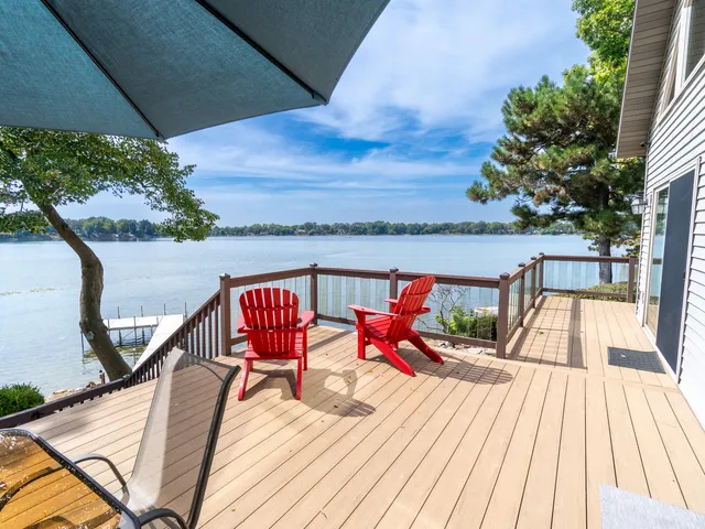 $699,000 | 34386 Lakeside Drive, Grayslake, IL 60030