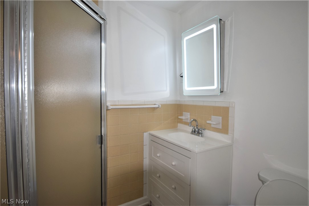 5731 Som Center Road, Unit 3 Solon, OH 44139 - Photo 10 of 14 Master Bath