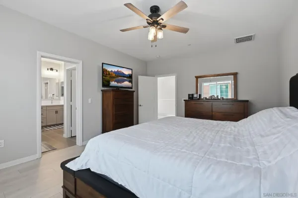 $910,000 | 1700 Vly Oak Way, Oceanside, CA 92056