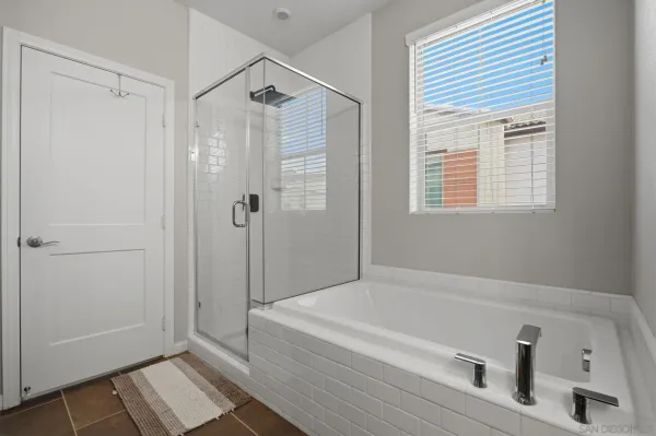 $910,000 | 1700 Vly Oak Way, Oceanside, CA 92056