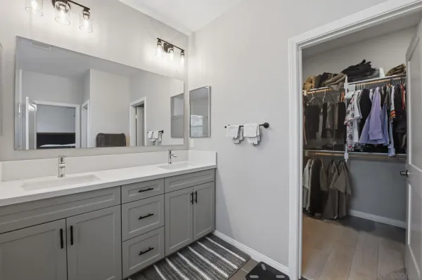 $910,000 | 1700 Vly Oak Way, Oceanside, CA 92056