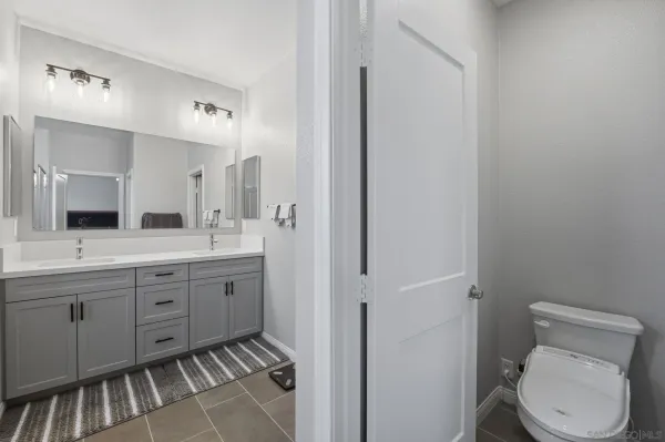 $910,000 | 1700 Vly Oak Way, Oceanside, CA 92056