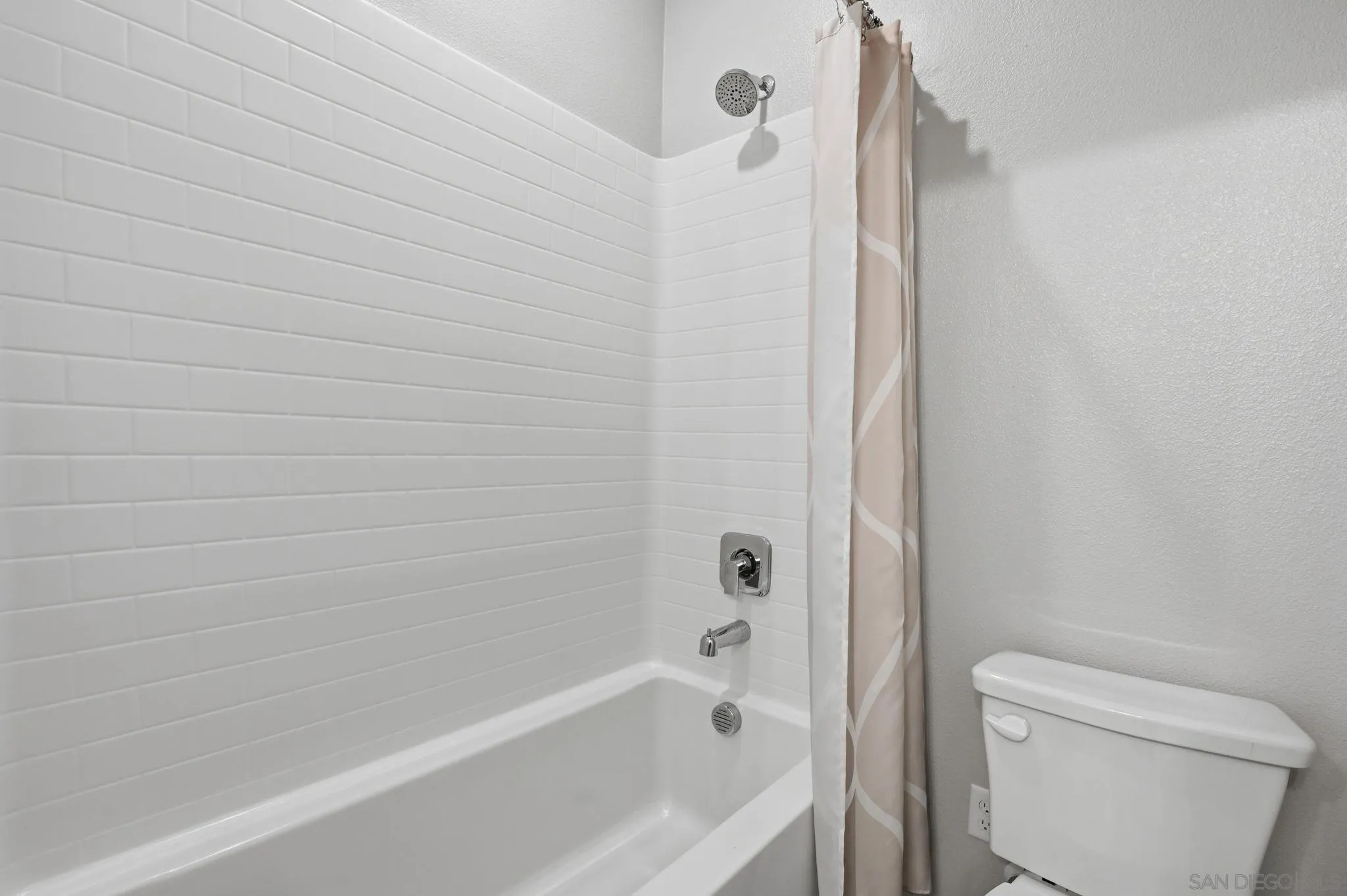 1700 Vly Oak Way Oceanside, CA 92056 - Photo 40 of 51