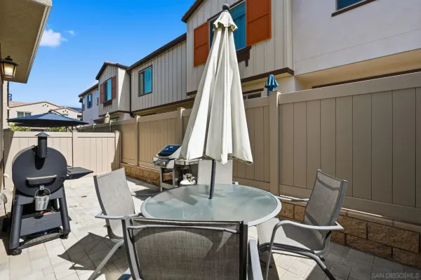 $910,000 | 1700 Vly Oak Way, Oceanside, CA 92056